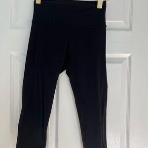 Women’s Lululemon Cropped Black Leggings